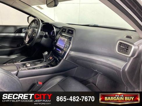 Used 2017 Nissan Maxima 3.5 SL FWD image 29