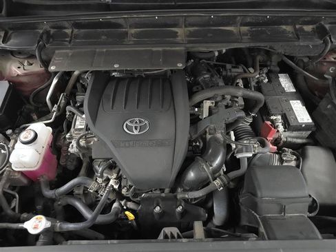 Used 2023 Toyota Highlander XSE FWD image 12