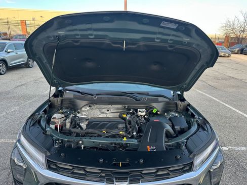 Used 2025 Chevrolet Trax LT image 30