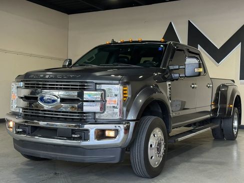 Used 2019 Ford F450 Lariat w/ Lariat Ultimate Package AWD/4WD image 1