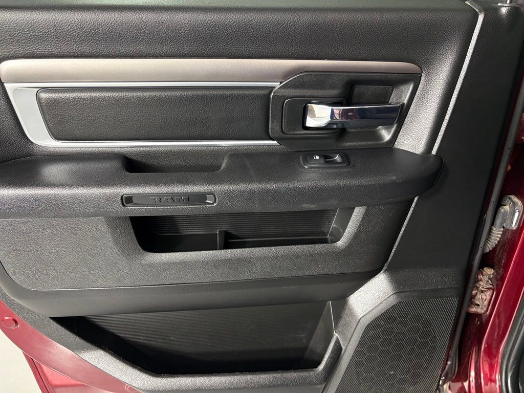 Used 2024 RAM 1500 Warlock AWD/4WD image 32