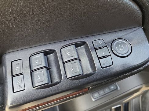 Used 2019 GMC Yukon SLT w/ Open Road Package image 16