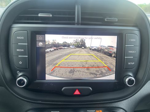 Used 2024 Kia Soul LX w/ Option Group 015 FWD image 26