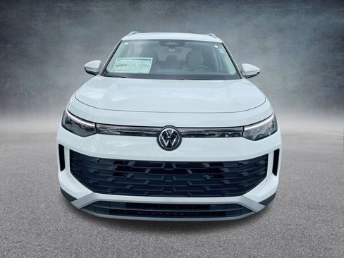 New 2025 Volkswagen Tiguan SE image 34