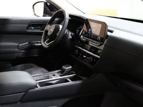 New 2025 Nissan Pathfinder SV image 23