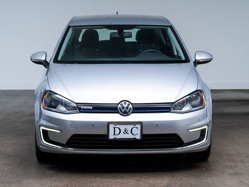 Used 2015 Volkswagen e-Golf Limited Edition FWD image 2