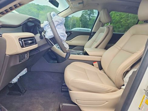 Used 2023 Lincoln Aviator AWD w/ Premium Package image 6