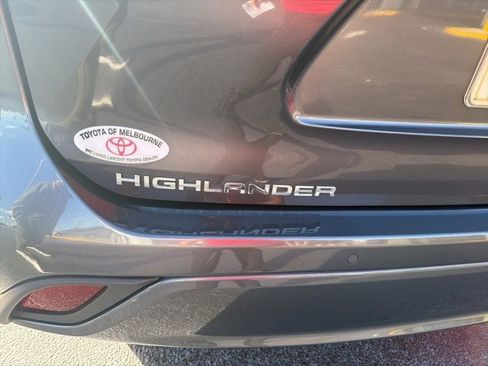Used 2020 Toyota Highlander Limited image 4