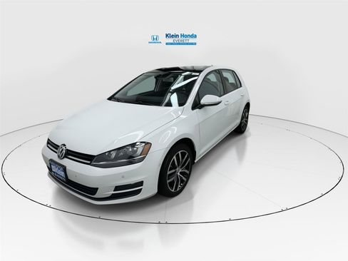 Used 2016 Volkswagen Golf SE image 6