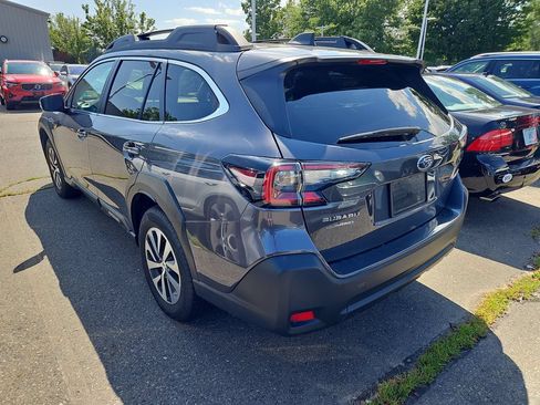 Used 2025 Subaru Outback Premium AWD/4WD image 2