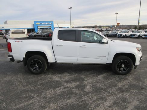 Used 2022 Chevrolet Colorado LT w/ LT Convenience Package image 6