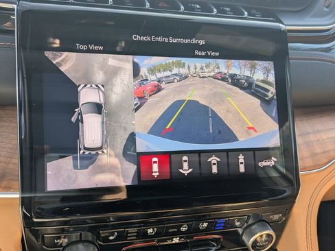 Used 2025 Jeep Grand Cherokee L Summit image 12