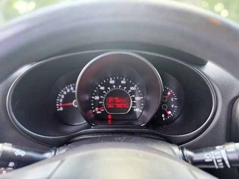 Used 2018 Kia Soul + FWD image 14