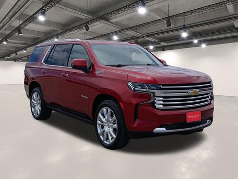 Used 2021 Chevrolet Tahoe High Country w/ Premium Package RWD image 2