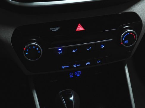 Used 2019 Hyundai Tucson SE image 17