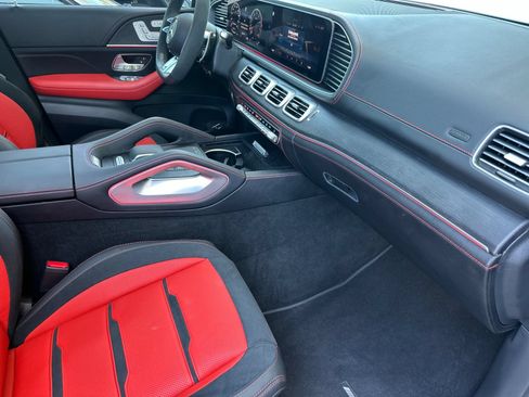 Used 2025 Mercedes-Benz GLE 53 AMG 4MATIC image 18