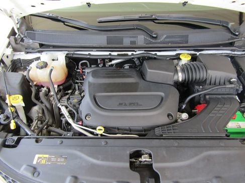 Used 2020 Chrysler Pacifica Touring-L FWD image 32