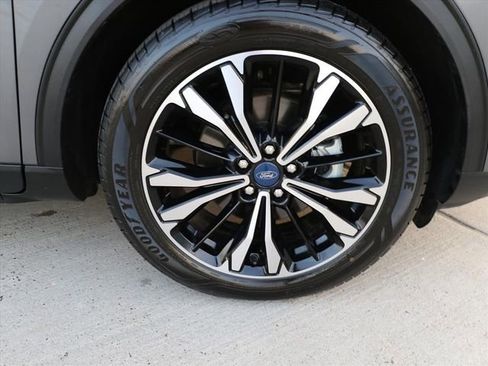 Used 2021 Ford Escape SE w/ SE Sport Appearance Package image 10