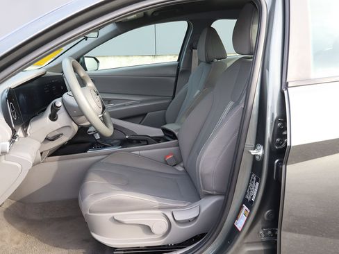 Used 2024 Hyundai Elantra SEL image 7