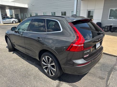 Used 2022 Volvo XC60 B5 Momentum FWD image 5