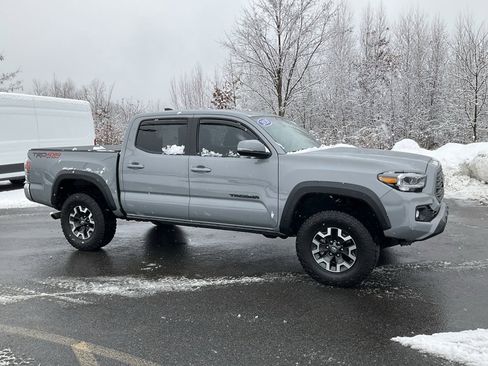 Used 2020 Toyota Tacoma TRD Off-Road image 1