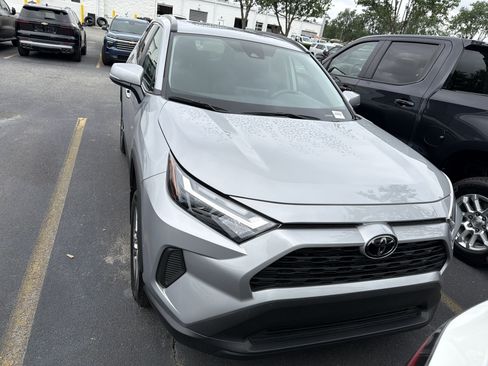 Used 2025 Toyota RAV4 XLE w/ Convenience Package FWD image 3