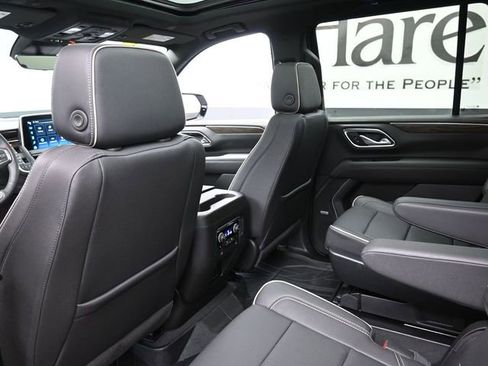 Used 2024 Chevrolet Tahoe Premier w/ Premium Package AWD/4WD image 25