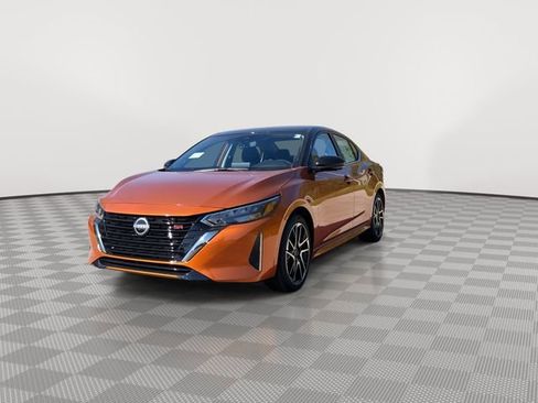 Certified 2025 Nissan Sentra SR w/ SR Premium Package image 4