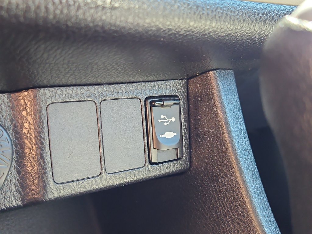 Used 2019 Toyota Corolla LE FWD image 17