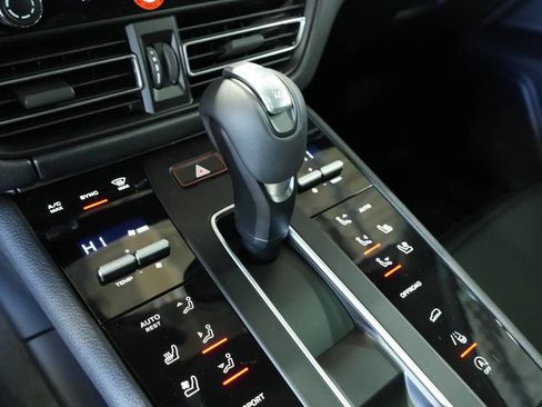 New 2026 Porsche Macan image 24