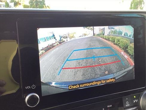 Certified 2024 Toyota Highlander XLE image 15