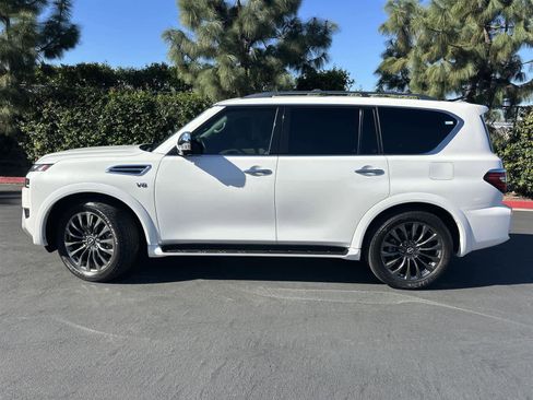 Used 2022 Nissan Armada Platinum w/ Captain's Chairs Package image 3