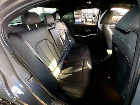 Used 2023 BMW 330i Sedan w/ M Sport Package image 21