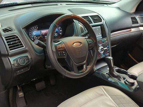Used 2016 Ford Explorer Platinum AWD/4WD image 9