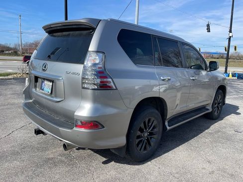 Used 2022 Lexus GX 460 Premium w/ Premium Package image 3