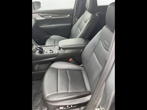 Certified 2024 Cadillac XT5 Sportv w/ Technology Package AWD/4WD image 11