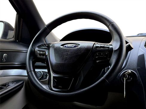 Used 2018 Ford Explorer FWD image 10