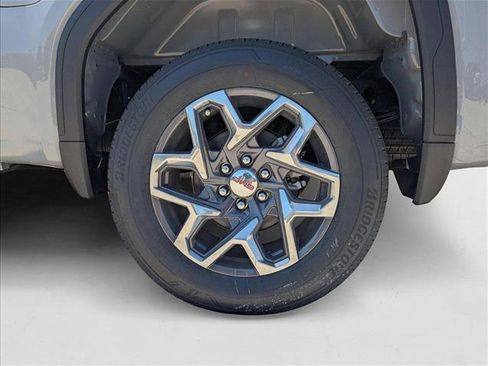 New 2025 GMC Sierra 1500 SLE image 11