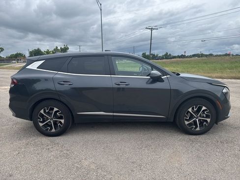 Used 2023 Kia Sportage EX FWD image 2