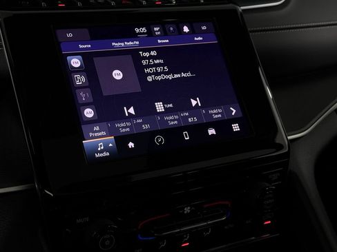 Used 2024 Jeep Grand Cherokee Laredo X RWD image 18