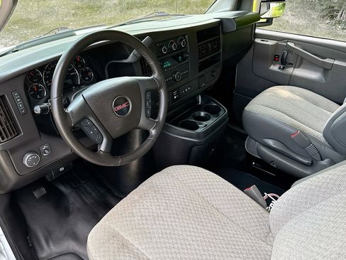 Used 2022 GMC Savana 3500 w/ Power Convenience Package image 4