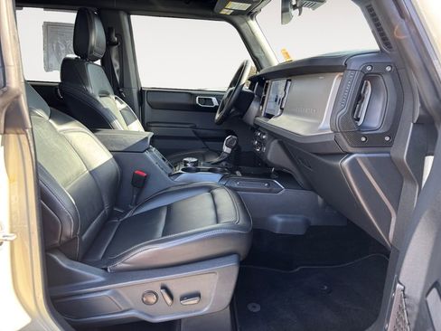 Used 2025 Ford Bronco Outer Banks AWD/4WD image 11