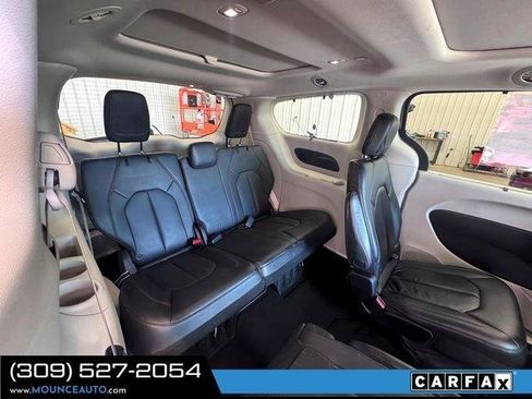Used 2018 Chrysler Pacifica Touring-L Plus FWD image 10