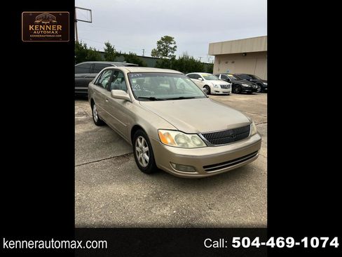 Used 2002 Toyota Avalon XLS image 1