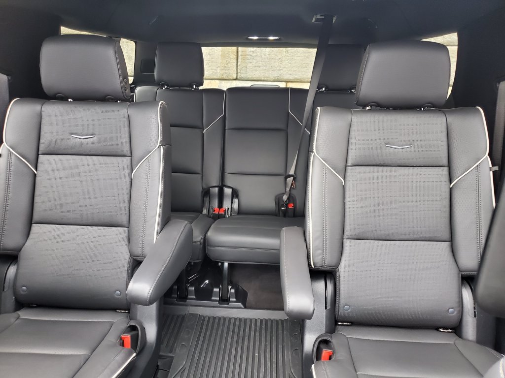 Certified 2025 Cadillac Escalade ESV Premium Luxury w/ Touring Package AWD/4WD image 39