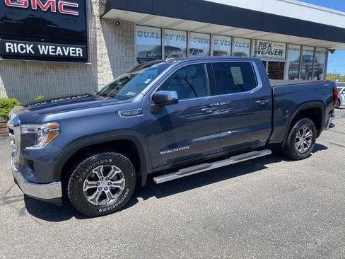 Used 2021 GMC Sierra 1500 SLE w/ X31 Off-Road Package AWD/4WD image 3