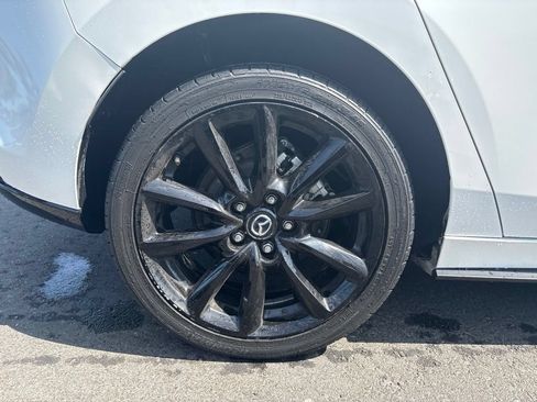 Used 2020 MAZDA MAZDA3 Hatchback w/ Premium Package FWD image 10