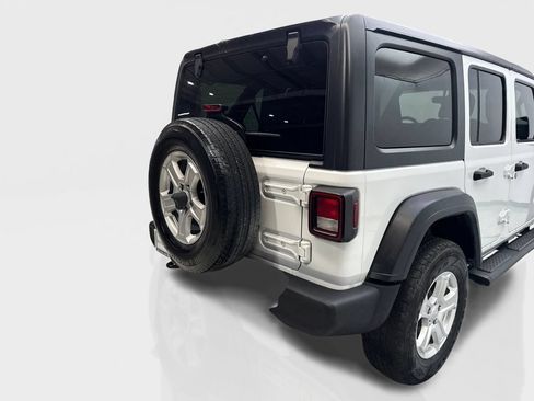 Used 2019 Jeep Wrangler Unlimited Sport S AWD/4WD image 18