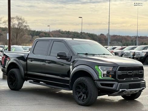 Certified 2018 Ford F150 Raptor w/ Equipment Group 802A Luxury image 41