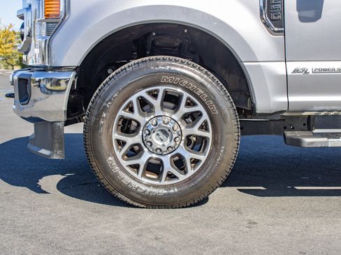 Used 2021 Ford F250 Lariat w/ Lariat Ultimate Package AWD/4WD image 5